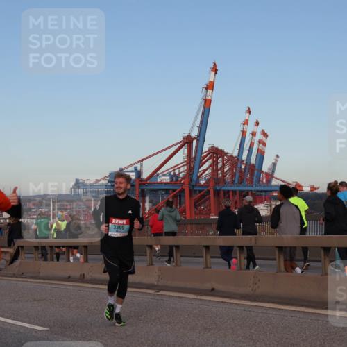 03.10.2024 - Köhlbrandbrückenlauf Matties Gatica Varas http://msf.ph/oto/7208043 03.10.2024 09:34:06 Position 2 1429, 3399 meine-sportfotos.de