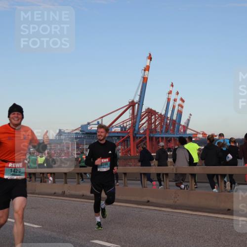 03.10.2024 - Köhlbrandbrückenlauf Matties Gatica Varas http://msf.ph/oto/7208055 03.10.2024 09:34:06 Position 2 1680, 1429, 3399 meine-sportfotos.de