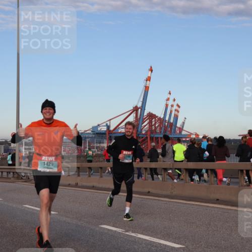 03.10.2024 - Köhlbrandbrückenlauf Matties Gatica Varas http://msf.ph/oto/7208068 03.10.2024 09:34:06 Position 2 399, 1429 meine-sportfotos.de