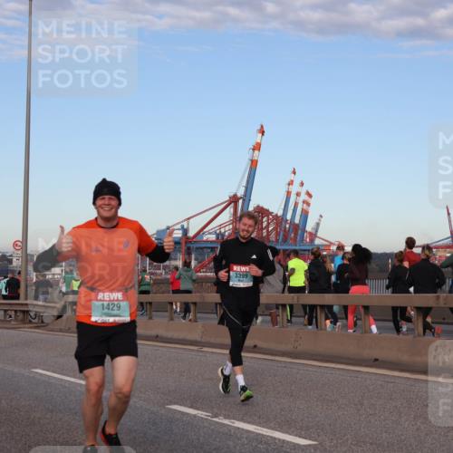 03.10.2024 - Köhlbrandbrückenlauf Matties Gatica Varas http://msf.ph/oto/7208080 03.10.2024 09:34:07 Position 2 1429, 3399 meine-sportfotos.de