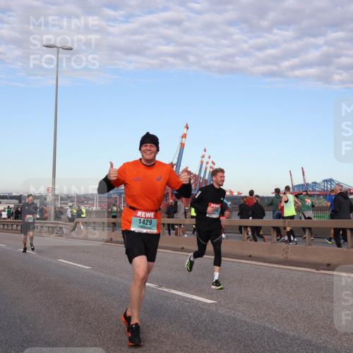 03.10.2024 - Köhlbrandbrückenlauf Matties Gatica Varas http://msf.ph/oto/7208102 03.10.2024 09:34:07 Position 2 1429, 399 meine-sportfotos.de