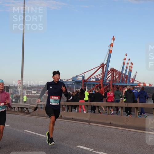 03.10.2024 - Köhlbrandbrückenlauf Matties Gatica Varas http://msf.ph/oto/7208159 03.10.2024 09:34:09 Position 2 1163, 1131, 1680 meine-sportfotos.de