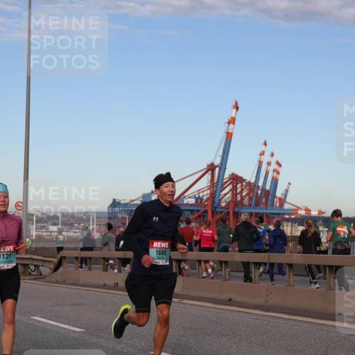 03.10.2024 - Köhlbrandbrückenlauf Matties Gatica Varas http://msf.ph/oto/7208172 03.10.2024 09:34:10 Position 2 1163, 1131, 1680 meine-sportfotos.de
