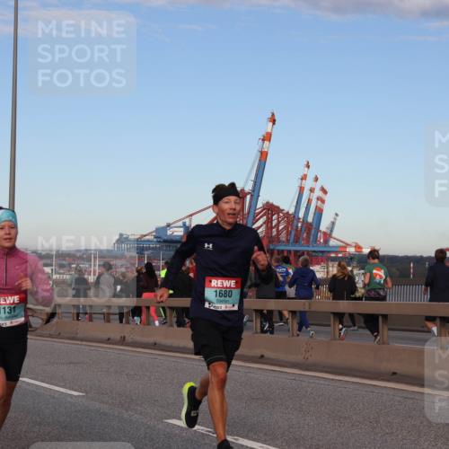 03.10.2024 - Köhlbrandbrückenlauf Matties Gatica Varas http://msf.ph/oto/7208184 03.10.2024 09:34:10 Position 2 1163, 1131, 1680 meine-sportfotos.de