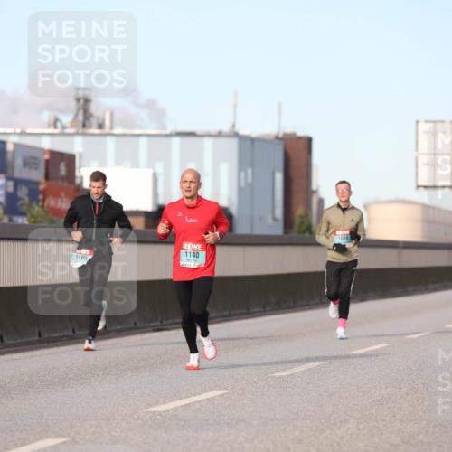 03.10.2024 - Köhlbrandbrückenlauf Fuchs,  Jonas http://msf.ph/oto/7208201 03.10.2024 09:43:45 Position 3 1109, 1140, 1016, 1197 meine-sportfotos.de