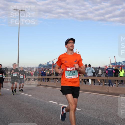 03.10.2024 - Köhlbrandbrückenlauf Matties Gatica Varas http://msf.ph/oto/7208276 03.10.2024 09:34:14 Position 2 1053, 1198, 1172, 1091, 1163 meine-sportfotos.de