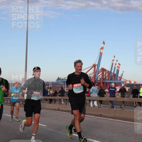 03.10.2024 - Köhlbrandbrückenlauf Matties Gatica Varas http://msf.ph/oto/7208328 03.10.2024 09:34:16 Position 2 500, 1260, 1053, 1213, 1198, 1172 meine-sportfotos.de