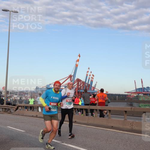 03.10.2024 - Köhlbrandbrückenlauf Matties Gatica Varas http://msf.ph/oto/7208376 03.10.2024 09:34:18 Position 2 4, 1529, 1260, 1213 meine-sportfotos.de