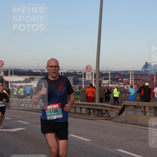 03.10.2024 - Köhlbrandbrückenlauf Matties Gatica Varas http://msf.ph/oto/7208455 03.10.2024 09:34:26 Position 2 1310, 1188 meine-sportfotos.de