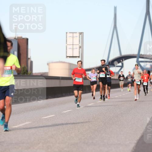 03.10.2024 - Köhlbrandbrückenlauf Fuchs,  Jonas http://msf.ph/oto/7208474 03.10.2024 09:43:51 Position 3 1257, 1075, 1443, 1763 meine-sportfotos.de