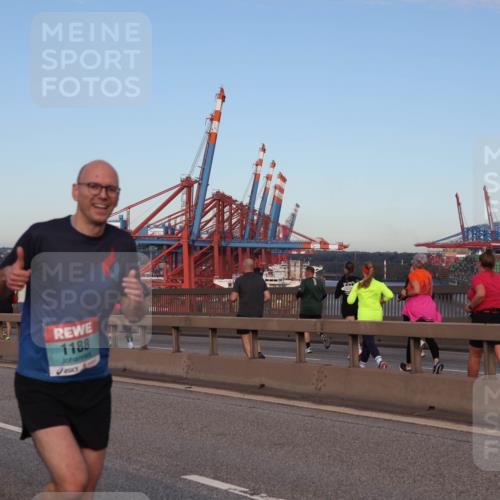 03.10.2024 - Köhlbrandbrückenlauf Matties Gatica Varas http://msf.ph/oto/7208498 03.10.2024 09:34:27 Position 2 500, 1, 1188 meine-sportfotos.de
