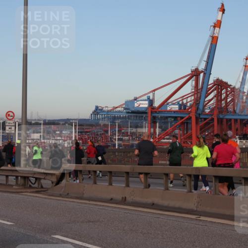03.10.2024 - Köhlbrandbrückenlauf Matties Gatica Varas http://msf.ph/oto/7208548 03.10.2024 09:34:30 Position 2 1310, 1500, 1 meine-sportfotos.de