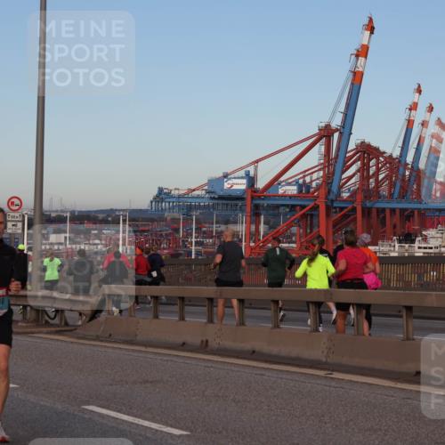 03.10.2024 - Köhlbrandbrückenlauf Matties Gatica Varas http://msf.ph/oto/7208553 03.10.2024 09:34:30 Position 2 1310, 1500, 1 meine-sportfotos.de