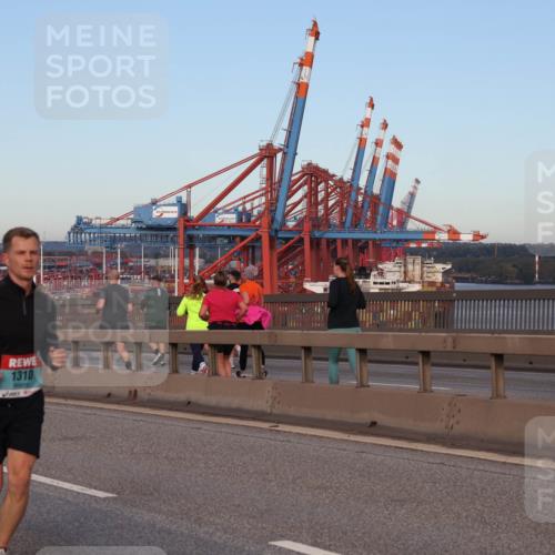03.10.2024 - Köhlbrandbrückenlauf Matties Gatica Varas http://msf.ph/oto/7208572 03.10.2024 09:34:31 Position 2 500, 1310 meine-sportfotos.de