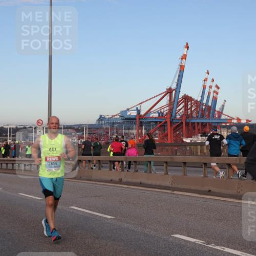 03.10.2024 - Köhlbrandbrückenlauf Matties Gatica Varas http://msf.ph/oto/7208591 03.10.2024 09:34:33 Position 2 1, 2659, 1310 meine-sportfotos.de