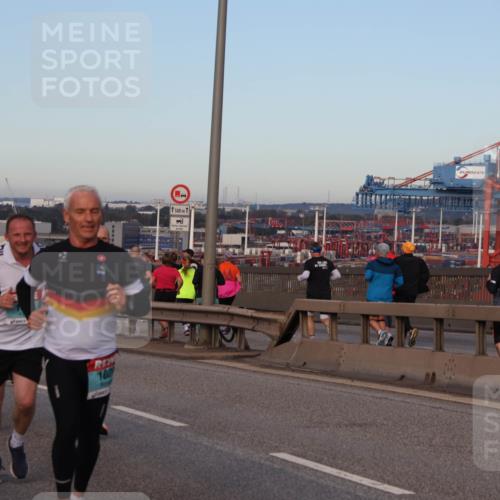 03.10.2024 - Köhlbrandbrückenlauf Matties Gatica Varas http://msf.ph/oto/7208641 03.10.2024 09:34:38 Position 2  meine-sportfotos.de