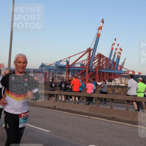 03.10.2024 - Köhlbrandbrückenlauf Matties Gatica Varas http://msf.ph/oto/7208668 03.10.2024 09:34:39 Position 2 1391, 13, 1029 meine-sportfotos.de