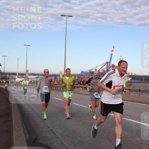 03.10.2024 - Köhlbrandbrückenlauf Matties Gatica Varas http://msf.ph/oto/7208691 03.10.2024 09:34:41 Position 2 44, 1307, 1391, 1162, 380 meine-sportfotos.de