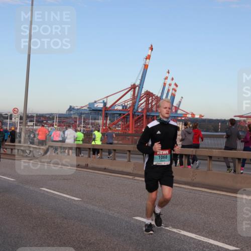 03.10.2024 - Köhlbrandbrückenlauf Matties Gatica Varas http://msf.ph/oto/7208721 03.10.2024 09:34:43 Position 2 1472, 1068 meine-sportfotos.de