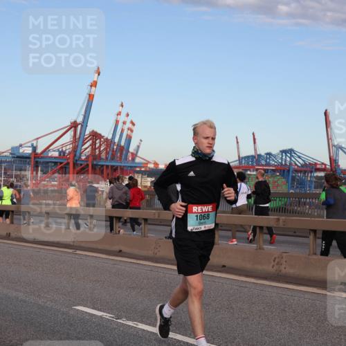 03.10.2024 - Köhlbrandbrückenlauf Matties Gatica Varas http://msf.ph/oto/7208736 03.10.2024 09:34:44 Position 2 1068 meine-sportfotos.de