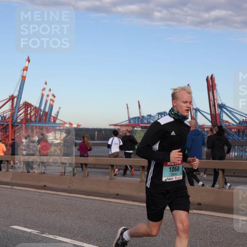 03.10.2024 - Köhlbrandbrückenlauf Matties Gatica Varas http://msf.ph/oto/7208746 03.10.2024 09:34:44 Position 2 1068 meine-sportfotos.de