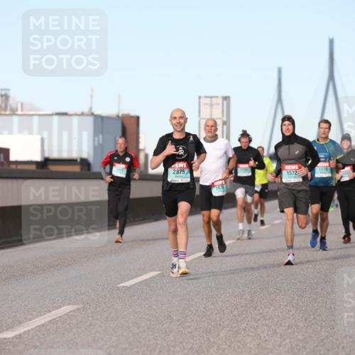 03.10.2024 - Köhlbrandbrückenlauf Fuchs,  Jonas http://msf.ph/oto/7209072 03.10.2024 09:44:21 Position 3 2875, 163, 1170, 1572 meine-sportfotos.de