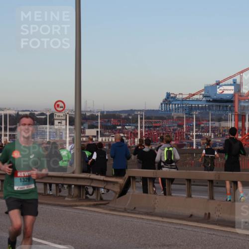 03.10.2024 - Köhlbrandbrückenlauf Matties Gatica Varas http://msf.ph/oto/7209079 03.10.2024 09:34:55 Position 2 2696, 1329, 1500 meine-sportfotos.de