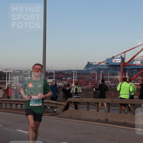 03.10.2024 - Köhlbrandbrückenlauf Matties Gatica Varas http://msf.ph/oto/7209121 03.10.2024 09:34:56 Position 2 2696, 1329 meine-sportfotos.de