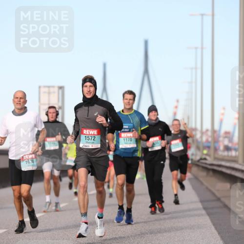 03.10.2024 - Köhlbrandbrückenlauf Fuchs,  Jonas http://msf.ph/oto/7209130 03.10.2024 09:44:22 Position 3 2875, 1636, 1149, 1572, 2017, 1170 meine-sportfotos.de