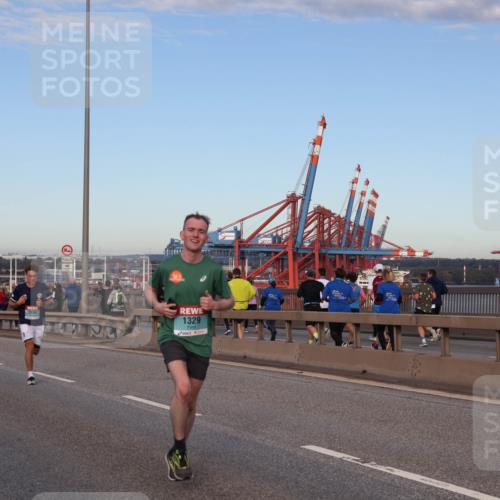 03.10.2024 - Köhlbrandbrückenlauf Matties Gatica Varas http://msf.ph/oto/7209146 03.10.2024 09:34:57 Position 2 1329 meine-sportfotos.de