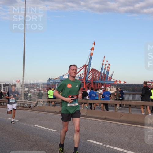 03.10.2024 - Köhlbrandbrückenlauf Matties Gatica Varas http://msf.ph/oto/7209156 03.10.2024 09:34:58 Position 2 2696 meine-sportfotos.de