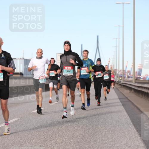 03.10.2024 - Köhlbrandbrückenlauf Fuchs,  Jonas http://msf.ph/oto/7209164 03.10.2024 09:44:23 Position 3 2875, 163, 1185, 1572, 2017, 117, 1343 meine-sportfotos.de