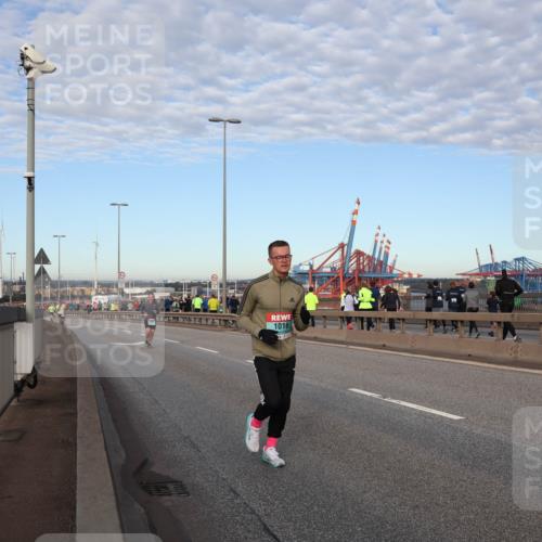 03.10.2024 - Köhlbrandbrückenlauf Matties Gatica Varas http://msf.ph/oto/7209291 03.10.2024 09:35:03 Position 2 2, 1016 meine-sportfotos.de