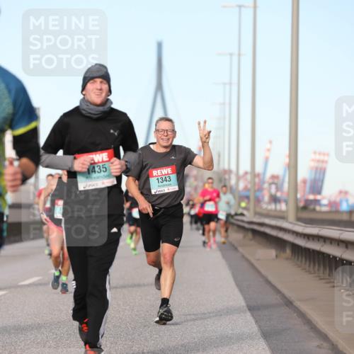 03.10.2024 - Köhlbrandbrückenlauf Fuchs,  Jonas http://msf.ph/oto/7209303 03.10.2024 09:44:26 Position 3 1170, 1435, 1343 meine-sportfotos.de