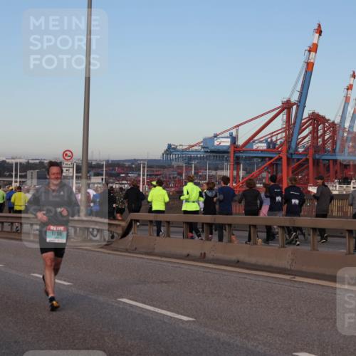 03.10.2024 - Köhlbrandbrückenlauf Matties Gatica Varas http://msf.ph/oto/7209328 03.10.2024 09:35:05 Position 2 500, 1255 meine-sportfotos.de