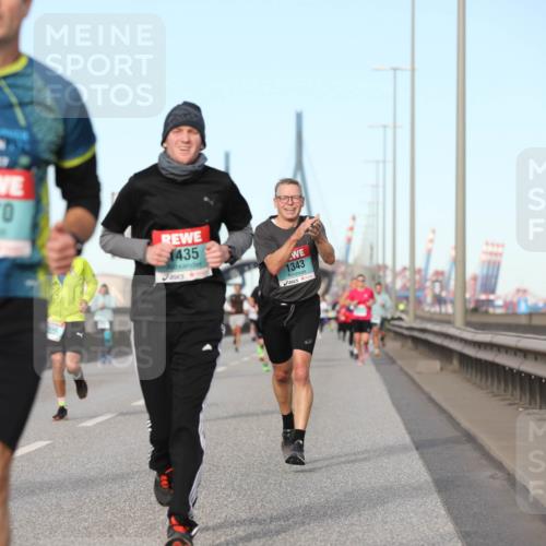 03.10.2024 - Köhlbrandbrückenlauf Fuchs,  Jonas http://msf.ph/oto/7209333 03.10.2024 09:44:26 Position 3 1170, 1435, 1343 meine-sportfotos.de