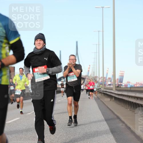 03.10.2024 - Köhlbrandbrückenlauf Fuchs,  Jonas http://msf.ph/oto/7209343 03.10.2024 09:44:27 Position 3 1176, 1250, 1450, 1343 meine-sportfotos.de