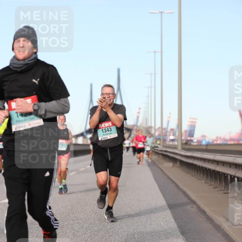 03.10.2024 - Köhlbrandbrückenlauf Fuchs,  Jonas http://msf.ph/oto/7209358 03.10.2024 09:44:27 Position 3 1400, 1193, 1343 meine-sportfotos.de