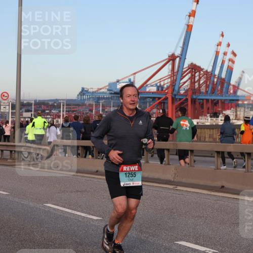 03.10.2024 - Köhlbrandbrückenlauf Matties Gatica Varas http://msf.ph/oto/7209393 03.10.2024 09:35:07 Position 2 500, 1, 1255 meine-sportfotos.de