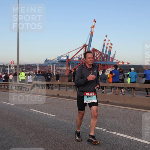 03.10.2024 - Köhlbrandbrückenlauf Matties Gatica Varas http://msf.ph/oto/7209402 03.10.2024 09:35:08 Position 2 1255 meine-sportfotos.de