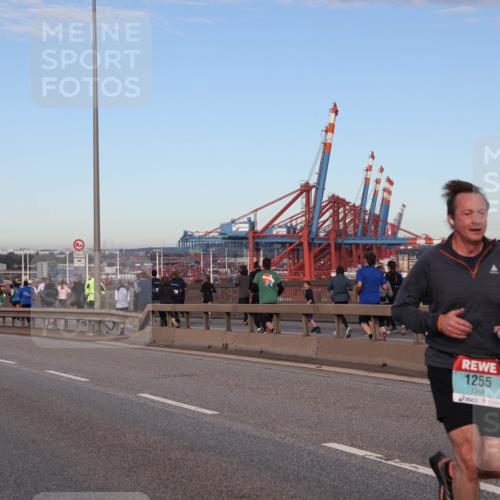 03.10.2024 - Köhlbrandbrückenlauf Matties Gatica Varas http://msf.ph/oto/7209412 03.10.2024 09:35:08 Position 2 1255 meine-sportfotos.de