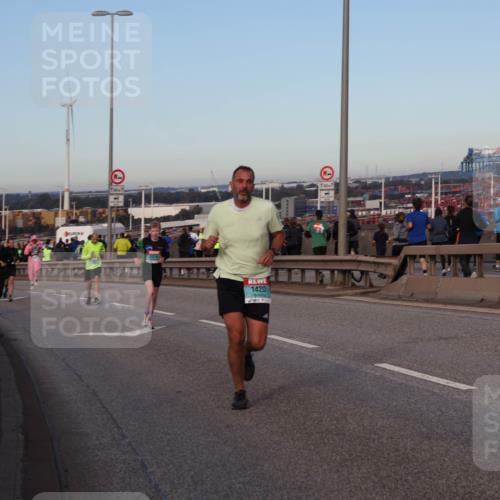 03.10.2024 - Köhlbrandbrückenlauf Matties Gatica Varas http://msf.ph/oto/7209429 03.10.2024 09:35:13 Position 2 1420 meine-sportfotos.de