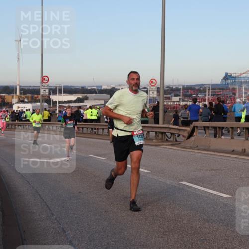 03.10.2024 - Köhlbrandbrückenlauf Matties Gatica Varas http://msf.ph/oto/7209445 03.10.2024 09:35:14 Position 2 500, 500, 142 meine-sportfotos.de