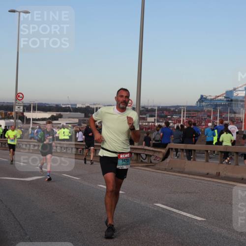03.10.2024 - Köhlbrandbrückenlauf Matties Gatica Varas http://msf.ph/oto/7209457 03.10.2024 09:35:14 Position 2 500, 1420 meine-sportfotos.de