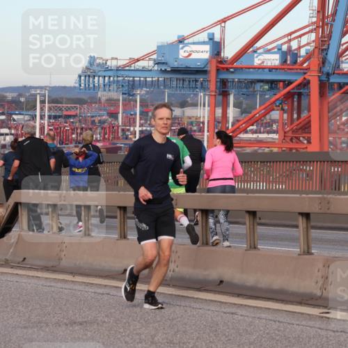 03.10.2024 - Köhlbrandbrückenlauf Matties Gatica Varas http://msf.ph/oto/7209567 03.10.2024 09:35:19 Position 2  meine-sportfotos.de
