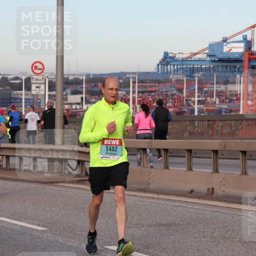 03.10.2024 - Köhlbrandbrückenlauf Matties Gatica Varas http://msf.ph/oto/7209615 03.10.2024 09:35:21 Position 2 1132, 500, 18, 1482 meine-sportfotos.de