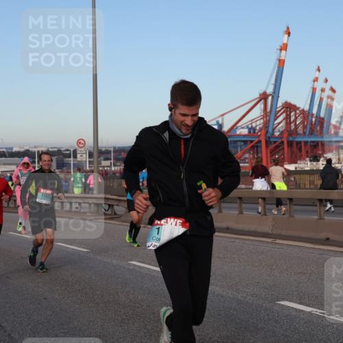 03.10.2024 - Köhlbrandbrückenlauf Matties Gatica Varas http://msf.ph/oto/7209689 03.10.2024 09:35:24 Position 2 1140, 1197, 1 meine-sportfotos.de