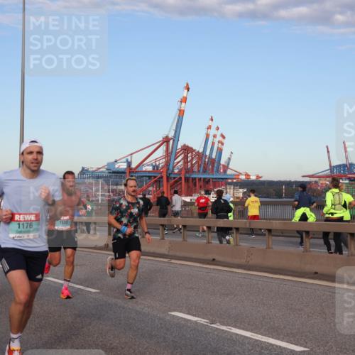 03.10.2024 - Köhlbrandbrückenlauf Matties Gatica Varas http://msf.ph/oto/7209954 03.10.2024 09:35:32 Position 2 14, 1533, 1176 meine-sportfotos.de