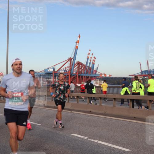 03.10.2024 - Köhlbrandbrückenlauf Matties Gatica Varas http://msf.ph/oto/7209960 03.10.2024 09:35:32 Position 2 1176 meine-sportfotos.de