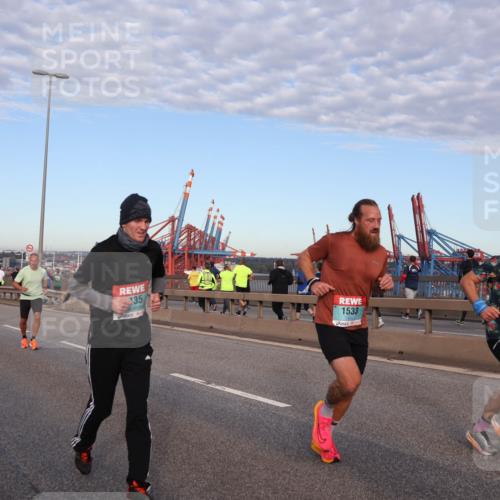 03.10.2024 - Köhlbrandbrückenlauf Matties Gatica Varas http://msf.ph/oto/7210021 03.10.2024 09:35:34 Position 2 135, 1533 meine-sportfotos.de